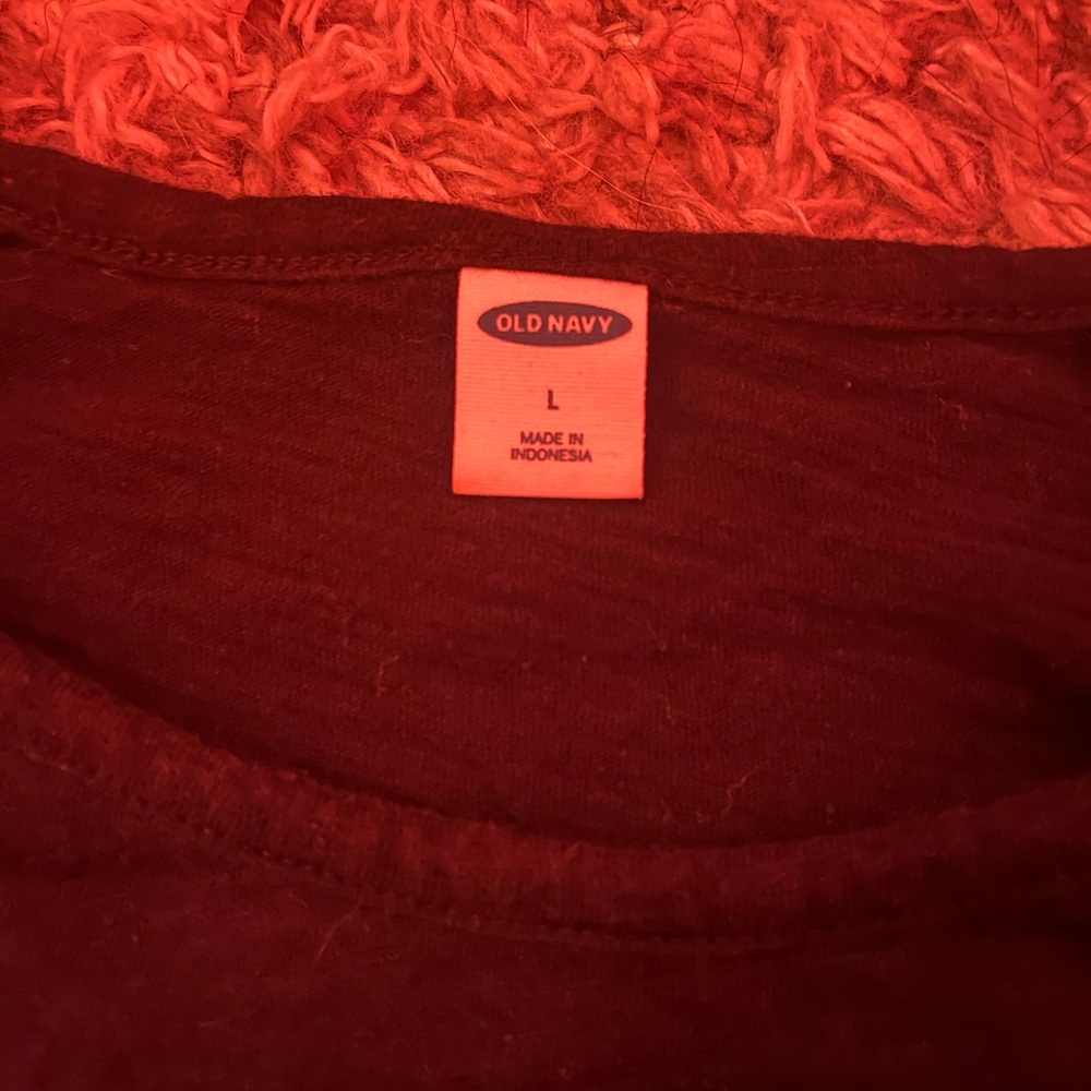 Old Navy top! Worn a handful of times. Let me know if you need more pictures:)